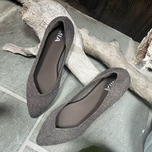 MIA Woven Flats Knit Size 10